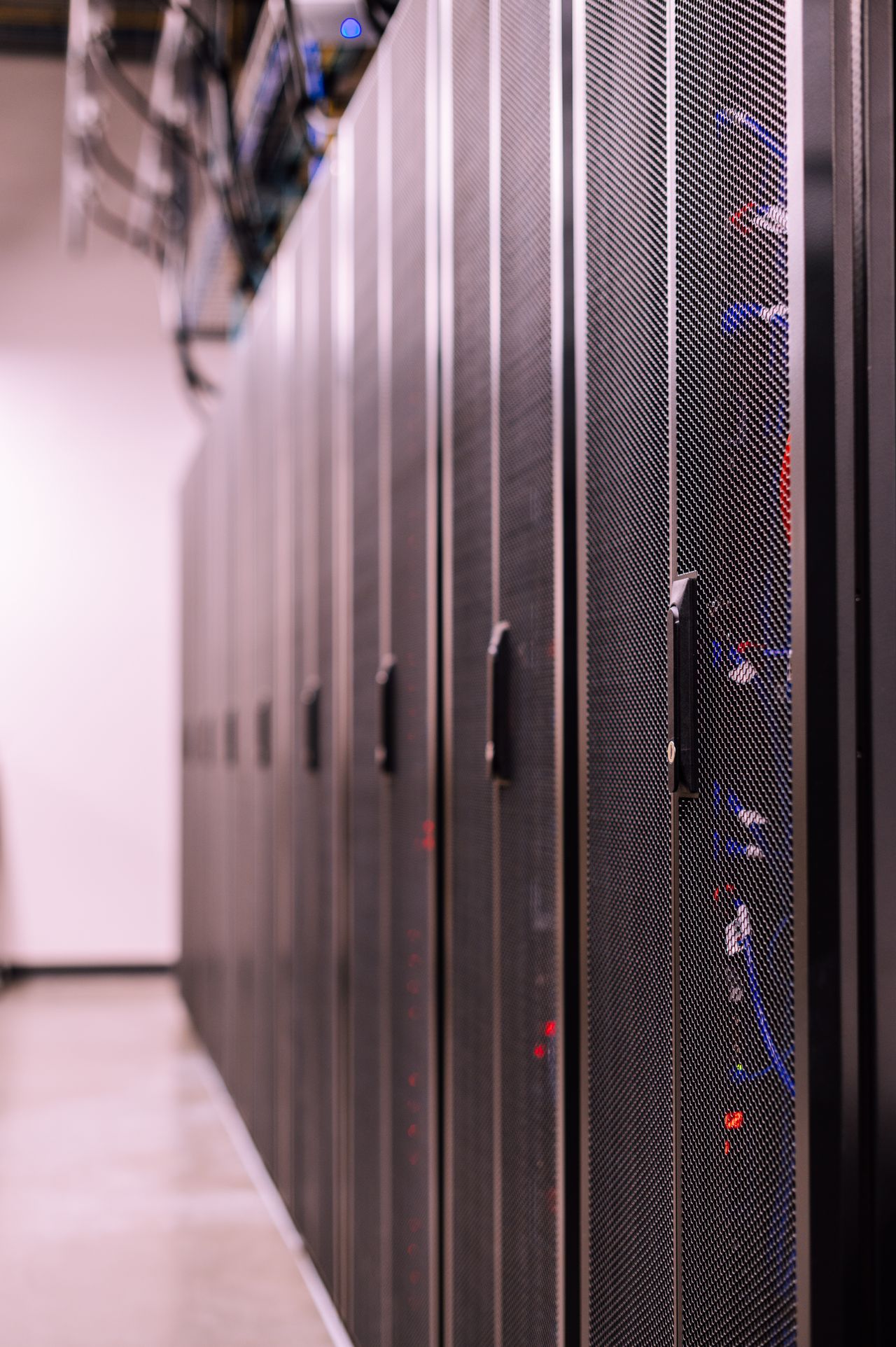 Managed Services vs. interner IT-Admin – Kostenvergleich für KMU